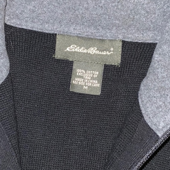 Beautiful Eddie Bauer 1/4 zip sweater. Size M - Picture 3 of 4